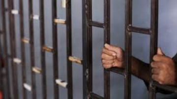 حبس شخصين متهمان بترويج المواد المخدرة في الجيزة