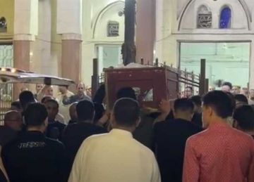مشاهد حاشدة من جنازة ضحايا حريق شقة شبرا الخيمة في القليوبية (صور) مشاهد حاشدة من جنازة ضحايا حريق شقة شبرا الخيمة في القليوبية (صور)