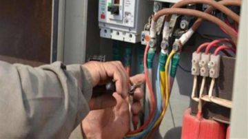 مضاعفة عقوبة سرقة التيار الكهربائي في هذه الحالة طبقا للقانون