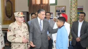 وكيل تعليم الجيزة يستقبل وفد رفيع المستوى بمدرسة إمبابة الصناعية للتأسيس العسكري