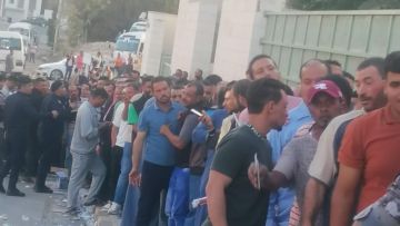 انتخابات مجلس النواب.. المصريون في الأردن يصطفون أمام اللجان للإدلاء بأصواتهم (صور) انتخابات مجلس النواب.. المصريون في الأردن يصطفون أمام اللجان للإدلاء بأصواتهم (صور)