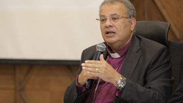 رئيس الطائفة الإنجيلية يشارك بحلقة نقاشية حول المسيحية في زمن التحولات صور