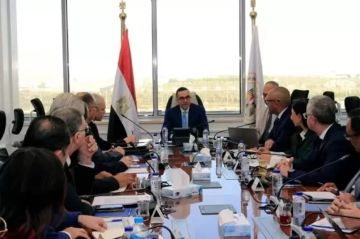 وزير الاستثمار والتجارة الخارجية يلتقي رؤساء عدد من المجالس التصديرية