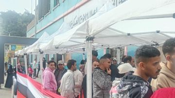 إقبال شبابي على التصويت بلجنة مدرسة الخديو إسماعيل الثانوية بالسيدة زينب