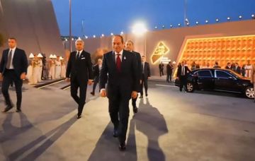 الرئيس السيسي يصل مقر المتحف المصري الكبير لبدء فعاليات الافتتاح الرسمي