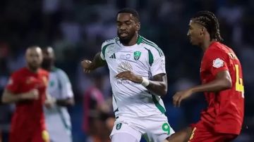 تشكيلة الأهلي أمام القادسية في كأس الملك