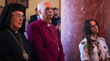 رئيس الأسقفية يهنئ الأرشمندريت ذمسكينوس بمنصبه الجديد صور