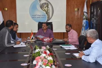 رئيس مياه الأقصر يبحث تعزيز إجراءات السلامة ويراجع موقف مشروعات الشرب والصرف الصحي