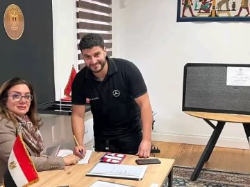 فتح باب التصويت بسفارات مصر بلبنان وقبرص واليونان بالمرحلة الثانية لانتخابات النواب 2025 فتح باب التصويت بسفارات مصر بلبنان وقبرص واليونان بالمرحلة الثانية لانتخابات النواب 2025