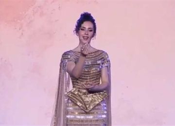  مافيهاش غلطة .. ناقد موضة يعلق على إطلالة شيرين طارق في حفل افتتاح المتحف الكبير