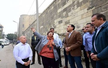 مدبولي يتفقد أعمال تطوير الطرق بالقاهرة التاريخية لتحسين السيولة المرورية مدبولي يتفقد أعمال تطوير الطرق بالقاهرة التاريخية لتحسين السيولة المرورية