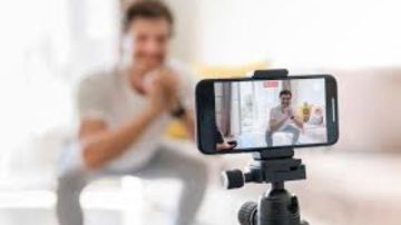 خبير أمني يحذر: جهات خفية تتلاعب بالمجتمعات عبر الشاشات