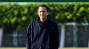 عبد الحليم علي: الزمالك لا يؤمن مكره .. وعبد الرؤوف أثبت جدارته عبد الحليم علي: الزمالك لا يؤمن مكره .. وعبد الرؤوف أثبت جدارته