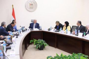 وزير التعليم العالي يترأس اجتماع مجلس صندوق الاستشارات والدراسات والبحوث الفنية والتكنولوجية وزير التعليم العالي يترأس اجتماع مجلس صندوق الاستشارات والدراسات والبحوث الفنية والتكنولوجية