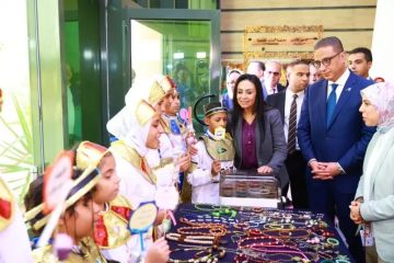 وزيرة التضامن ومحافظ الفيوم يتفقدان معرض كنزي للحرف اليدوية والتراثية وزيرة التضامن ومحافظ الفيوم يتفقدان معرض كنزي للحرف اليدوية والتراثية