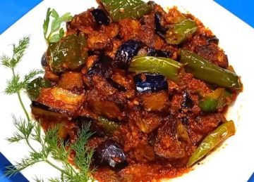  أحلى من المطعم والعربية .. طريقة عمل المسقعة بالباذنجان والبطاطس