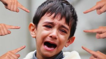 التنمر يسرق الطفولة .. خبيرة نفسية تكشف العلامات الخفية