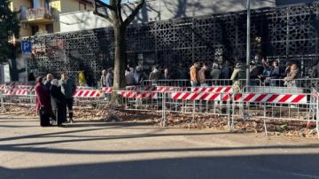 توافد المصريين على قنصليتنا بميلانو في ثاني أيام التصويت بانتخابات النواب