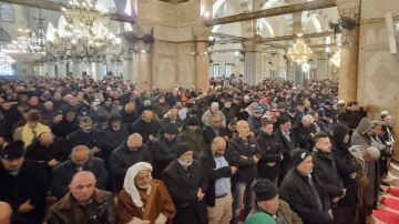 حكم كلام القائمين على المسجد أثناء خطبة الجمعة لتنظيم الناس.. الإفتاء توضح حكم كلام القائمين على المسجد أثناء خطبة الجمعة لتنظيم الناس.. الإفتاء توضح