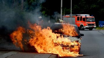 نشوب حريق في السيارة .. الأسباب وكيف تتصرف سريعا