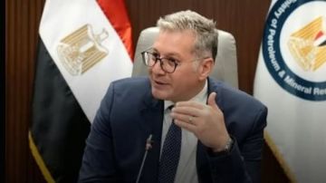 وزير البترول يدعو شيفرون للتوسع في استثمارات البحث والاستكشاف بالبحر الأحمر وزير البترول يدعو شيفرون للتوسع في استثمارات البحث والاستكشاف بالبحر الأحمر