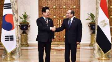 رئيس كوريا الجنوبية: زيارتي لمصر تفتح صفحة جديدة في العلاقات بين البلدين رئيس كوريا الجنوبية: زيارتي لمصر تفتح صفحة جديدة في العلاقات بين البلدين