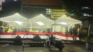 قبل غلق باب التصويت.. توافد الناخبين على مدرسة الشهيد علي يوسف بالسيدة زينب قبل غلق باب التصويت.. توافد الناخبين على مدرسة الشهيد علي يوسف بالسيدة زينب