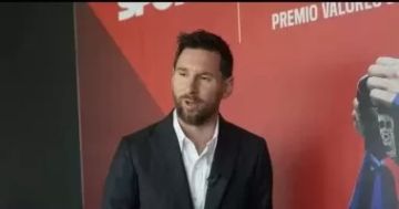 ميسي: كنت أتمنى إنهاء مسيرتى فى برشلونة وسأعود يوما ما