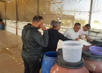 ضبط مصنع ومخزن بدون ترخيص لتقليد العلامات التجارية وتصنيع منظفات مغشوشة بالمنيا