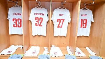 غرفة ملابس الزمالك جاهزة قبل مواجهة كايزر تشيفز صور