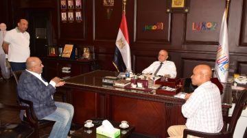 محافظ الأقصر يناقش الترتيبات النهائية للماراثون الرياضي