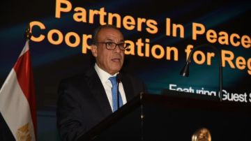 وزير الخارجية يحذر من تهديدات سد النهضة ويؤكد التزام مصر بالحفاظ على أمنها المائي وزير الخارجية يحذر من تهديدات سد النهضة ويؤكد التزام مصر بالحفاظ على أمنها المائي