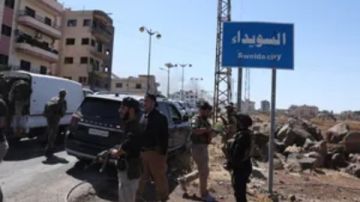 توتر متصاعد في السويداء.. اشتباكات مسلحة واقتحام منزل مدير الأمن