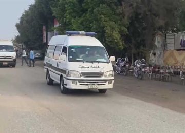 جثمان الفنان إسماعيل الليثي يخرج من مستشفى ملوي في المنيا متجها إلى القاهرة لتشييع الجنازة عقب صلاة الظهر