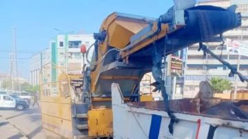 حملات مكثفة لأعمال النظافة والتجميل بشوارع مدينة كفر الشيخ.. صور