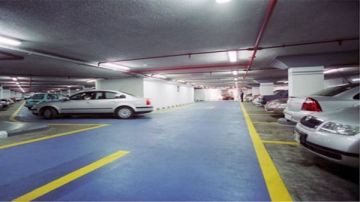 قنبلة مرورية.. سؤال برلماني حول تحول الجراجات السكنية إلى أنشطة تجارية