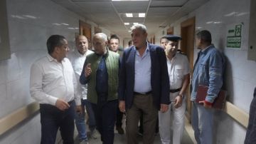 محافظ الغربية يتابع حادث انهيار سقف مصنع تحت الإنشاء بالمحلة الكبرى.. صور
