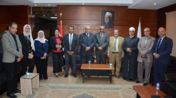 وفد الهيئة العامة لتعليم الكبار يشيد بدور المنظمة العالمية لخريجي الأزهر في مواجهة التطرف وفد الهيئة العامة لتعليم الكبار يشيد بدور المنظمة العالمية لخريجي الأزهر في مواجهة التطرف