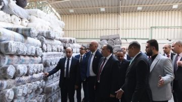 الرئيس التنفيذي لجهاز تنمية المشروعات ومحافظ أسيوط يتفقدان مصانع الشباب الرئيس التنفيذي لجهاز تنمية المشروعات ومحافظ أسيوط يتفقدان مصانع الشباب
