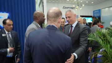 تعاون بين مصر للطيران وبوينج لتوفير قطع غيار الطائرات