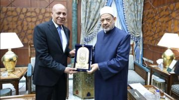 رئيس مجلس القضاء الأعلى ووفد قضائي رفيع يزور شيخ الأزهر رئيس مجلس القضاء الأعلى ووفد قضائي رفيع يزور شيخ الأزهر