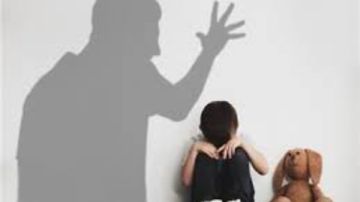 سؤال طفلة هزمني.. محامي المتهمين في واقعة المدرسة الدولية يكشف سبب انسحابه