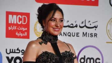 نرمين الفقي تثير الجدل بجمالها على السجادة الحمراء نرمين الفقي تثير الجدل بجمالها على السجادة الحمراء