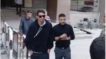 35 يوم في السجن.. أسف وصدمة على وجه شريف إكرامي بعد استمرار حبس رمضان صبحى