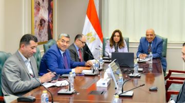 الكهرباء والبيئة يبحثان التعاون فى الطاقات المتجددة والموارد الطبيعية الكهرباء والبيئة يبحثان التعاون فى الطاقات المتجددة والموارد الطبيعية