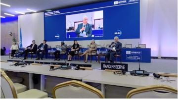 الوزير عاشور يستعرض في اليونسكو مسارين جديدين بمنظومة التعليم العالي الوزير عاشور يستعرض في اليونسكو مسارين جديدين بمنظومة التعليم العالي