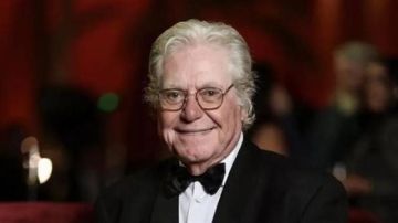 حسين فهمي يكشف عن تعاون بين مهرجان القاهرة السينمائي ومؤسسات صينية كبرى حسين فهمي يكشف عن تعاون بين مهرجان القاهرة السينمائي ومؤسسات صينية كبرى