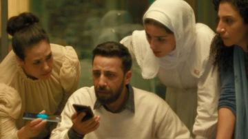 عرض مقطع من صوت هند رجب في بداية حفل ختام مهرجان القاهرة السينمائي عرض مقطع من صوت هند رجب في بداية حفل ختام مهرجان القاهرة السينمائي