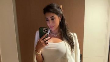 ياسمين صبري تخطف الأنظار بإطلالة لافتة