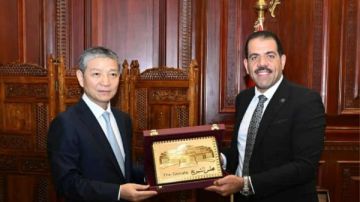 أمين عام الشيوخ يبحث مع السفير الصيني تعزيز التعاون البرلماني بين القاهرة وبكين أمين عام الشيوخ يبحث مع السفير الصيني تعزيز التعاون البرلماني بين القاهرة وبكين